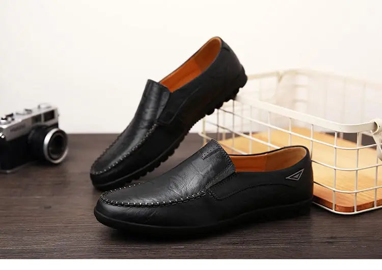 CLOHOO Men's Handmade Casual Loafers Anti-Slip Comfortable Slip-On Driving Comfortable Leather Shoes
