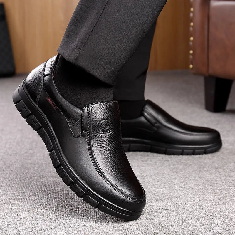 2024 Men's Genuine Leather Shoes Head Leather Soft Anti-slip Rubber Loafers Shoes Man Casual Real Leather Shoes 38-46