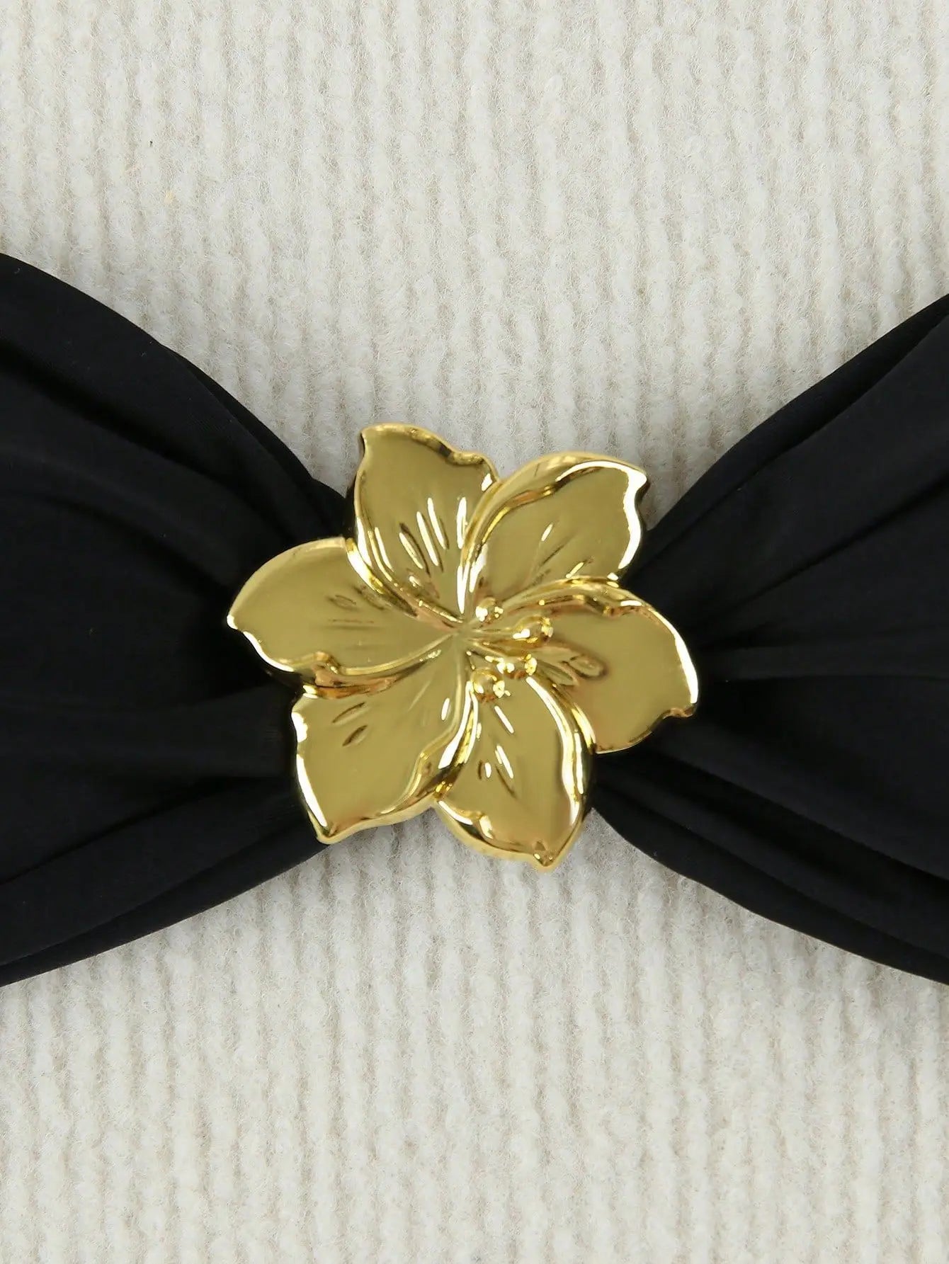 Sexy Cut-Out Bikini Set - Trendy Swimwear for Beach Goddesses Stunning Strapless Bikini Top Two-Piece Swimwear for Women