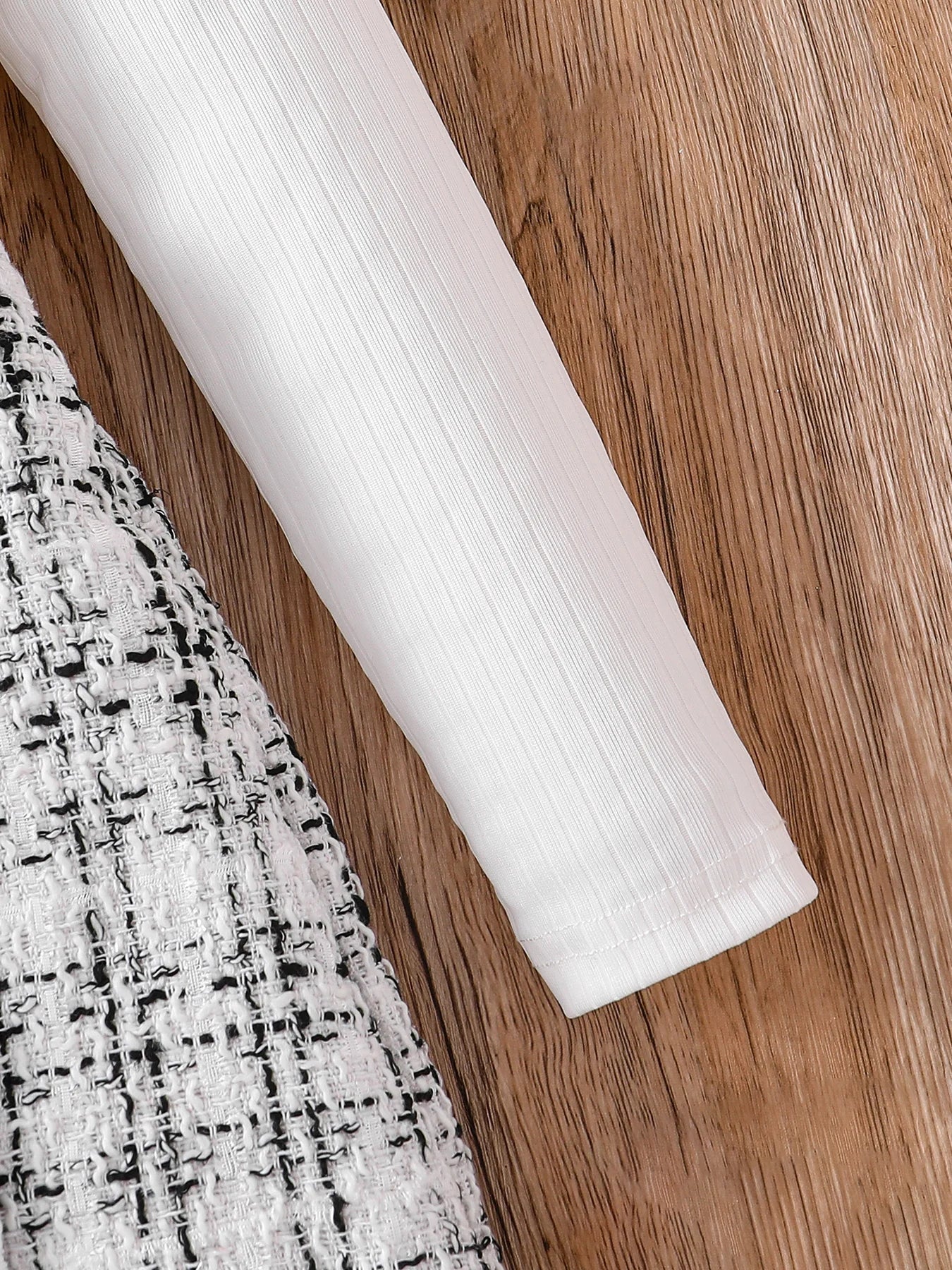 Spring and Autumn children's 2-piece fashion casual clothing white high-neck long-sleeved flying sleeve top + plaid A-line skirt