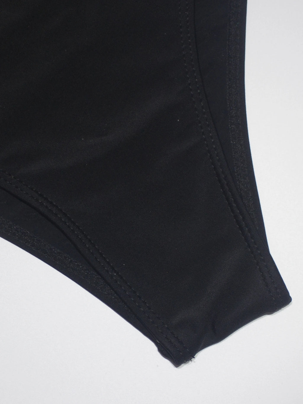 Women's Cross Strap Bandeau One-Piece Swimsuit Adjustable Tummy Control Fashionable Comfortable Swimwear for Various Body Types