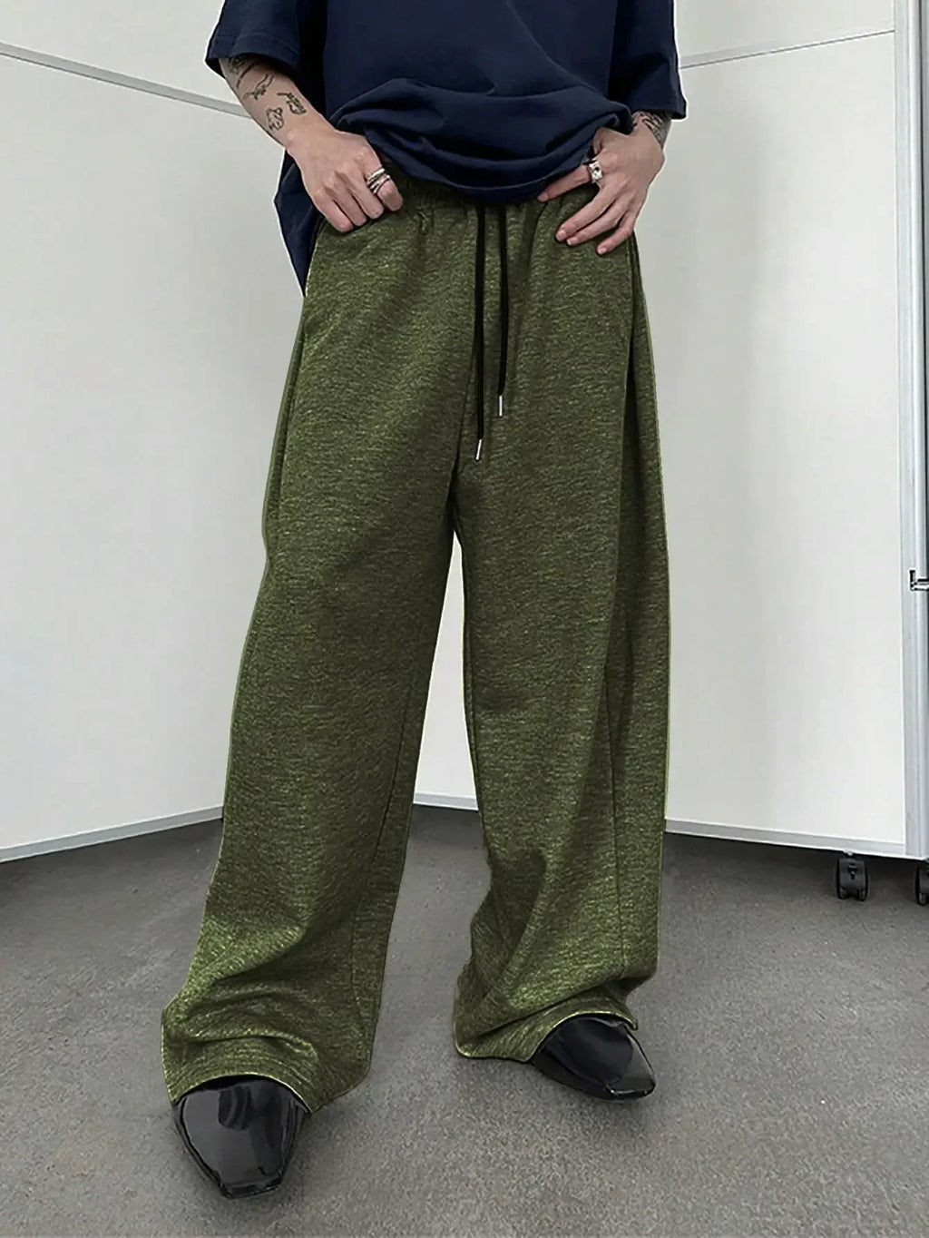 2025 New European and American Men's Sports Pants with Drawstring Waist, Wide Legs, Loose Pants with Pockets