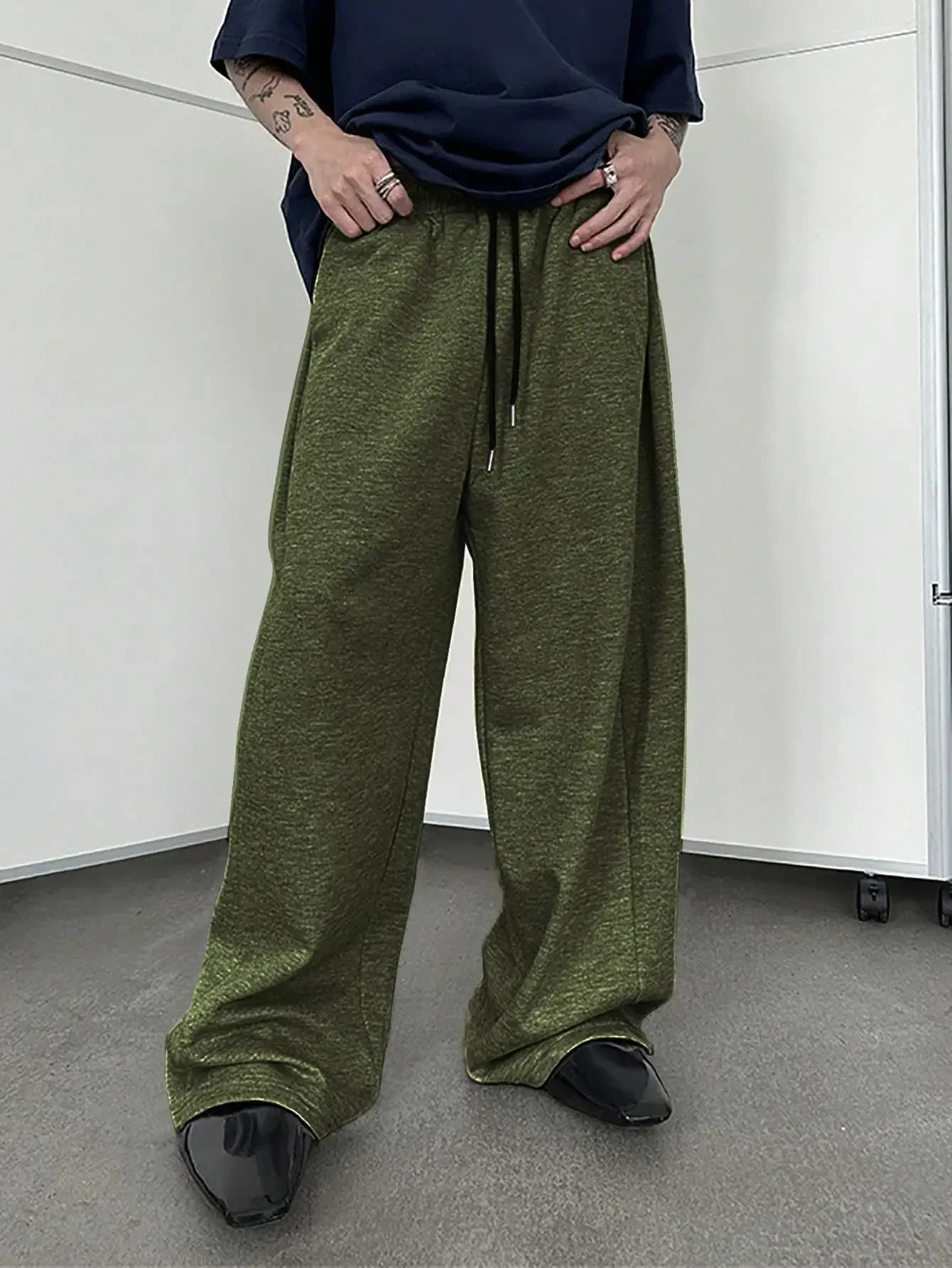 2025 New European and American Men's Sports Pants with Drawstring Waist, Wide Legs, Loose Pants with Pockets
