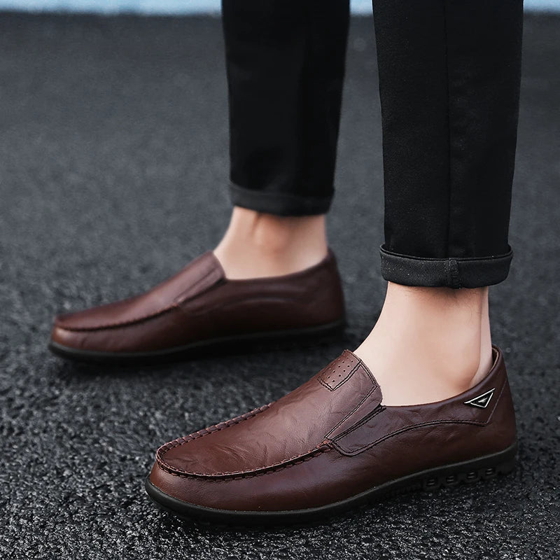 CLOHOO Men's Handmade Casual Loafers Anti-Slip Comfortable Slip-On Driving Comfortable Leather Shoes