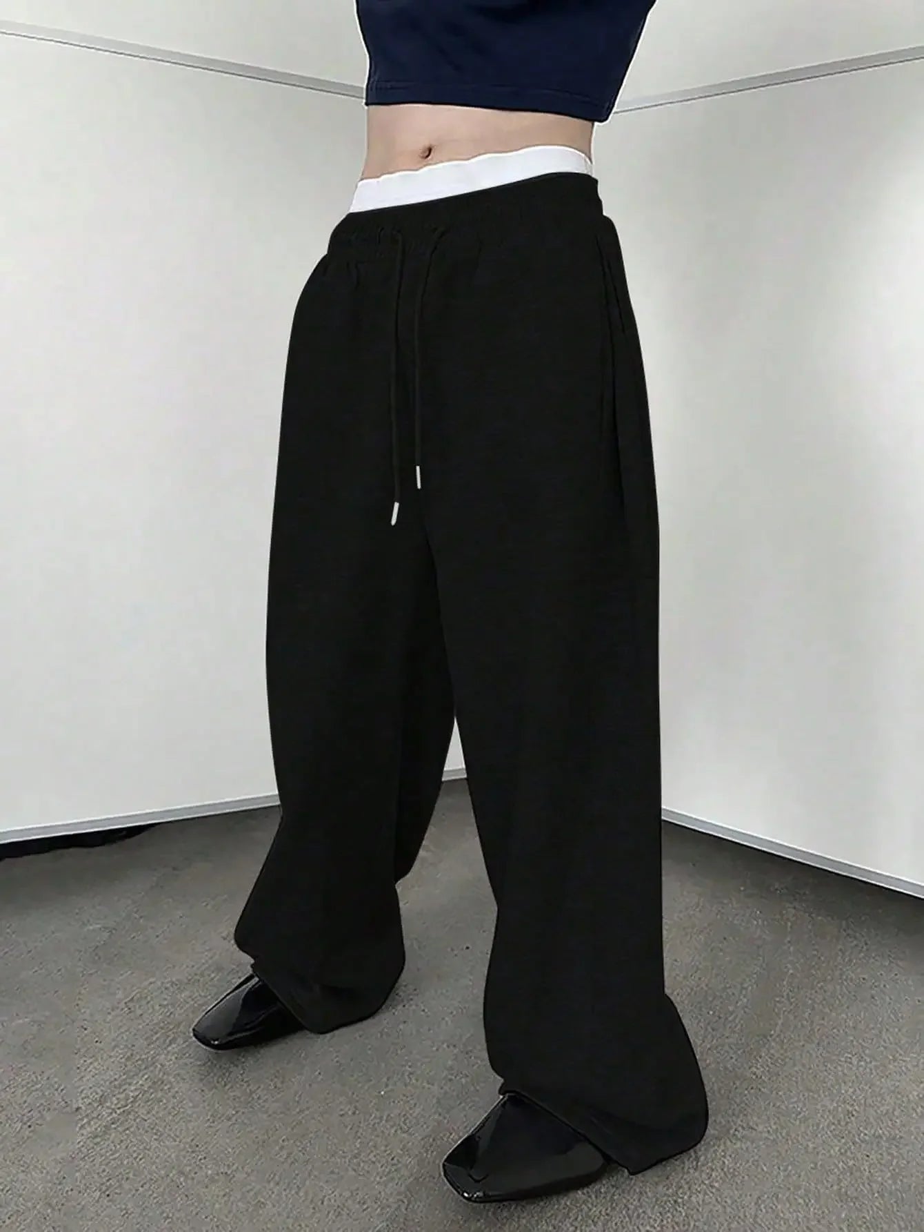 2025 New European and American Men's Sports Pants with Drawstring Waist, Wide Legs, Loose Pants with Pockets
