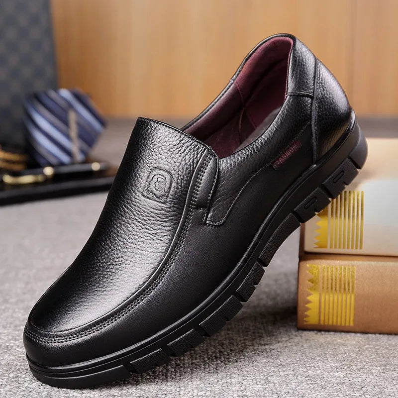 2024 Men's Genuine Leather Shoes Head Leather Soft Anti-slip Rubber Loafers Shoes Man Casual Real Leather Shoes 38-46