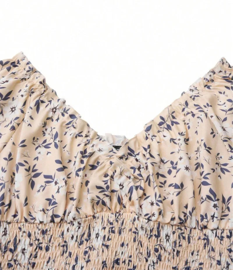 Vintage floral dress with fluffy cuffs and pleated waist cinching, suitable for women's summer beach wear and summer parties